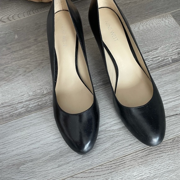 Nine West leather high heels, size 9 - Picture 3 of 6